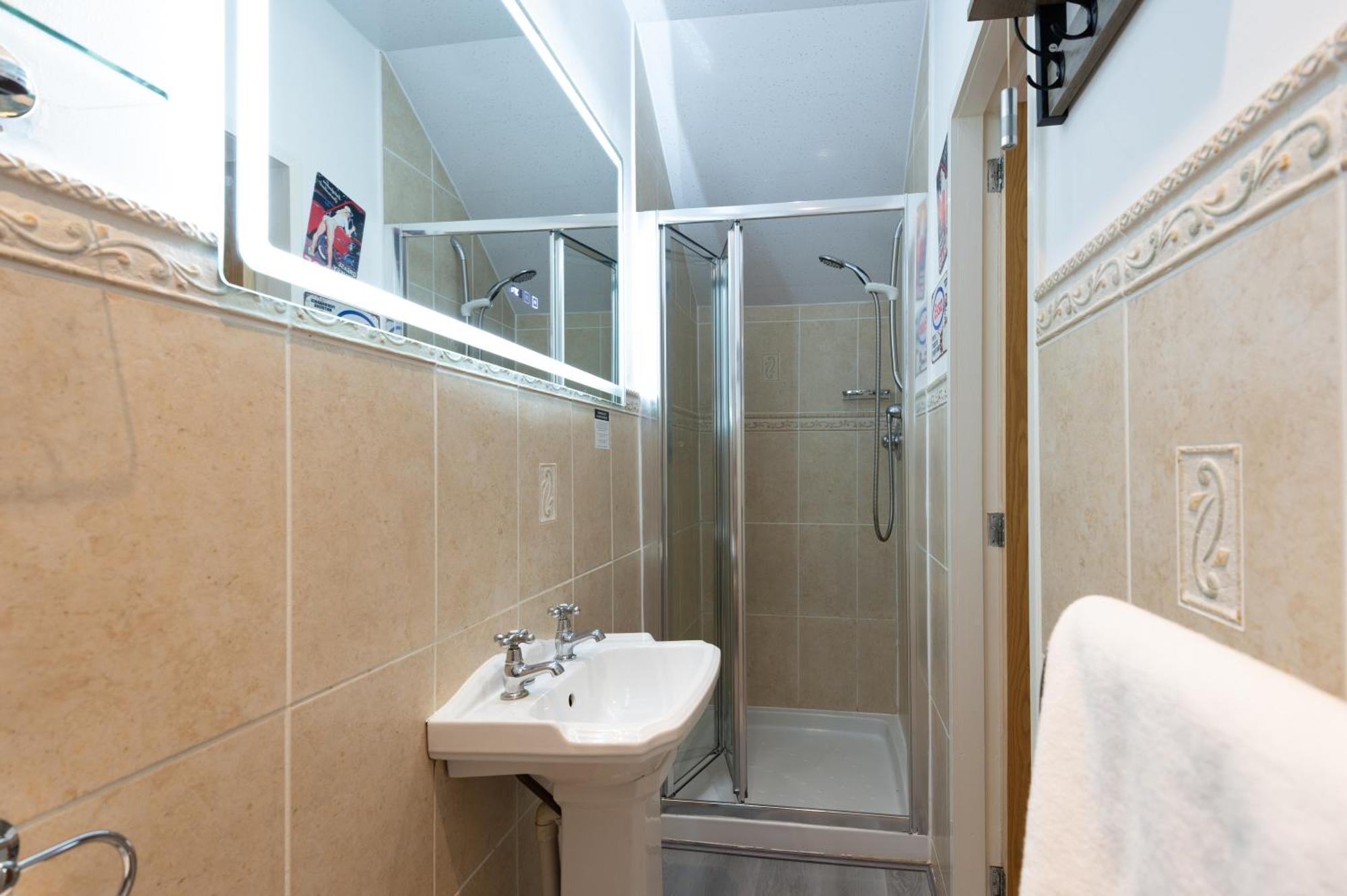 The Ambleside Apartments - Self Catering With Private Kitchen - Best For Location Dış mekan fotoğraf