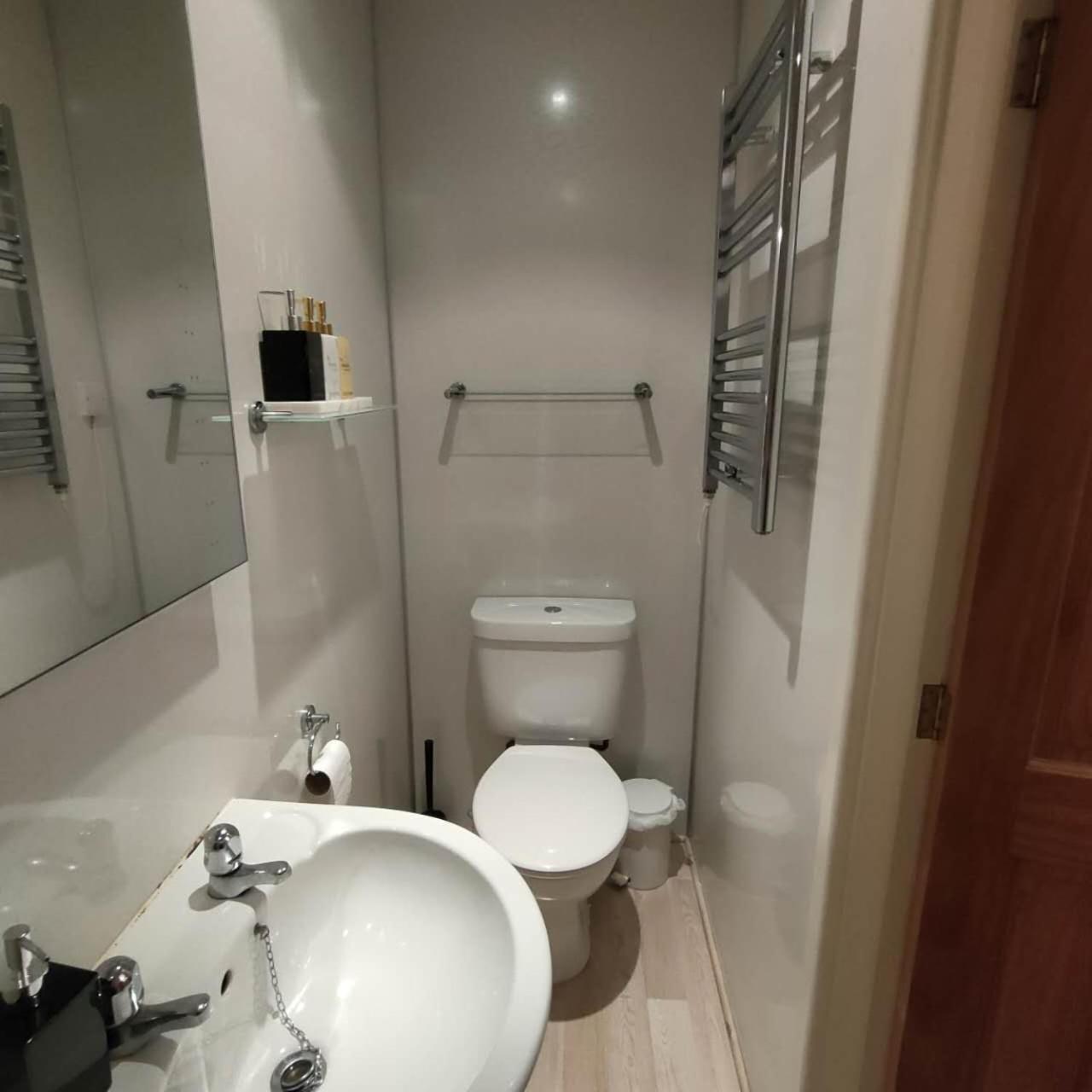 The Ambleside Apartments - Self Catering With Private Kitchen - Best For Location Dış mekan fotoğraf